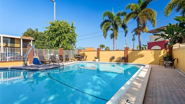 <b>Quality Inn Airport Cruise port Pool</b>. Images powered by <a href="https://iceportal.shijigroup.com/" title="IcePortal" target="_blank">IcePortal</a>.