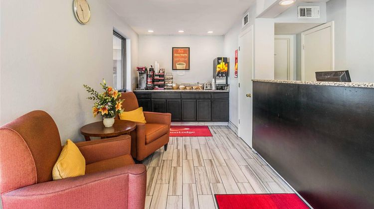 Econo Lodge Tallahassee North Lobby