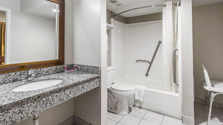 Econo Lodge Tallahassee North Room