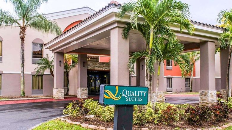 <b>Quality Suites Fort Myers I-75 Exterior</b>. Images powered by <a href="https://iceportal.shijigroup.com/" title="IcePortal" target="_blank">IcePortal</a>.