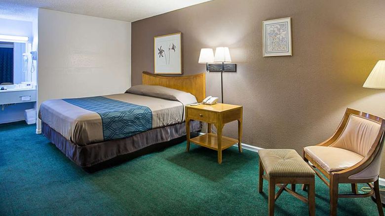 <b>Rodeway Inn Room</b>. Images powered by <a href="https://iceportal.shijigroup.com/" title="IcePortal" target="_blank">IcePortal</a>.