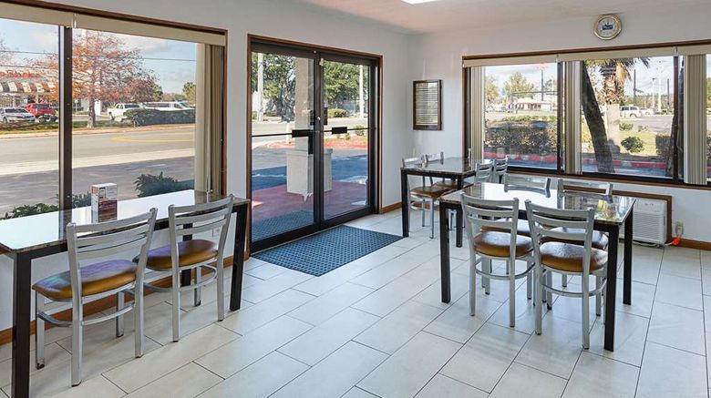 <b>Rodeway Inn Restaurant</b>. Images powered by <a href="https://iceportal.shijigroup.com/" title="IcePortal" target="_blank">IcePortal</a>.