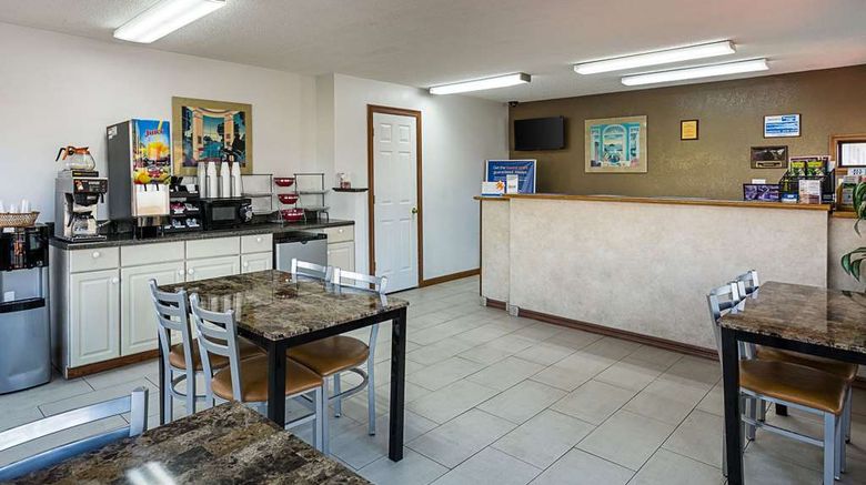 <b>Rodeway Inn Lobby</b>. Images powered by <a href="https://iceportal.shijigroup.com/" title="IcePortal" target="_blank">IcePortal</a>.
