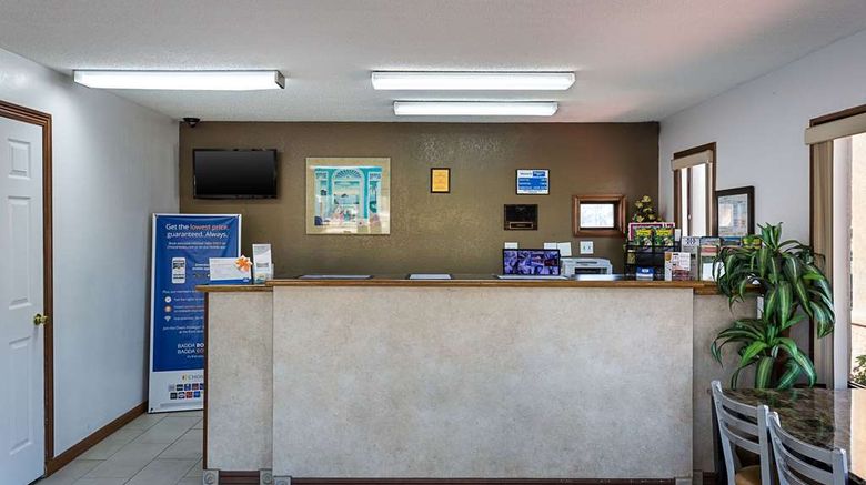 <b>Rodeway Inn Lobby</b>. Images powered by <a href="https://iceportal.shijigroup.com/" title="IcePortal" target="_blank">IcePortal</a>.