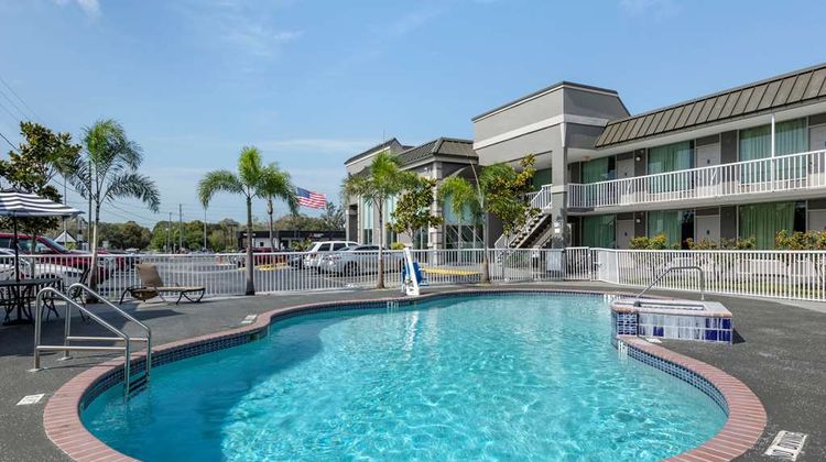 Rodeway Inn New Port Richey Pool