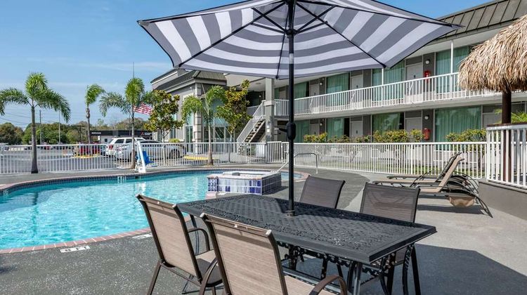 Rodeway Inn New Port Richey Pool