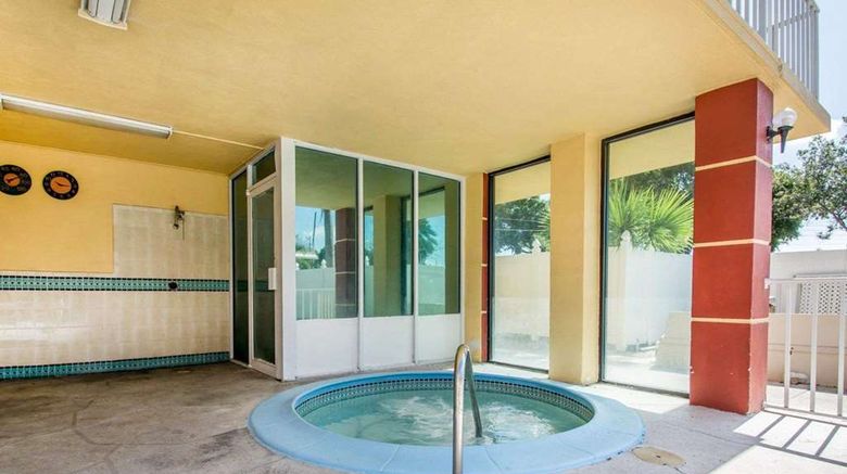 <b>Quality Inn & Suites at Tropicana Field Pool</b>. Images powered by <a href="https://iceportal.shijigroup.com/" title="IcePortal" target="_blank">IcePortal</a>.