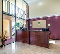 Quality Inn & Suites at Tropicana Field Lobby