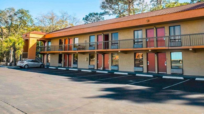 <b>Econo Lodge Exterior</b>. Images powered by <a href="https://iceportal.shijigroup.com/" title="IcePortal" target="_blank">IcePortal</a>.