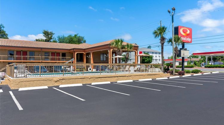 Econo Lodge Exterior