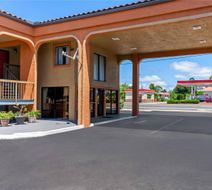 Econo Lodge Exterior
