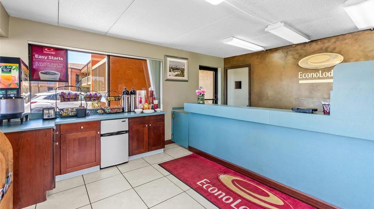 Econo Lodge Lobby