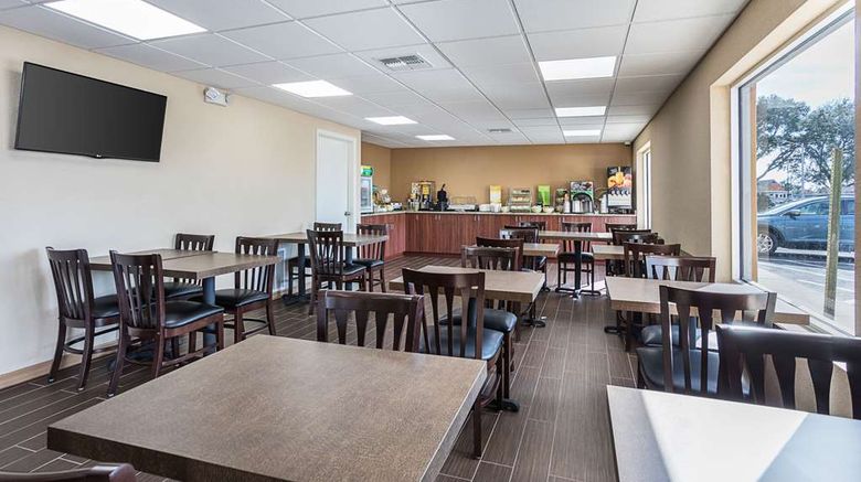 <b>Quality Inn & Suites Heritage Park Restaurant</b>. Images powered by <a href="https://iceportal.shijigroup.com/" title="IcePortal" target="_blank">IcePortal</a>.