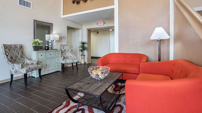 <b>Quality Inn & Suites Heritage Park Lobby</b>. Images powered by <a href="https://iceportal.shijigroup.com/" title="IcePortal" target="_blank">IcePortal</a>.