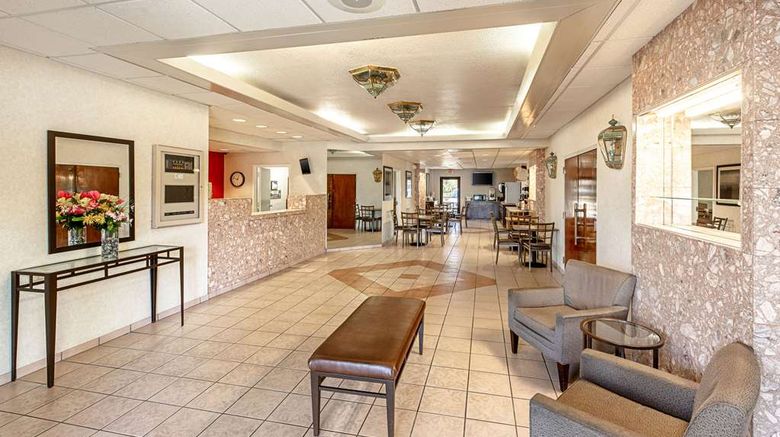 <b>Econo Lodge Vero Beach Lobby</b>. Images powered by <a href="https://iceportal.shijigroup.com/" title="IcePortal" target="_blank">IcePortal</a>.
