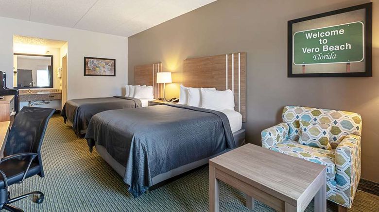 <b>Econo Lodge Vero Beach Room</b>. Images powered by <a href="https://iceportal.shijigroup.com/" title="IcePortal" target="_blank">IcePortal</a>.