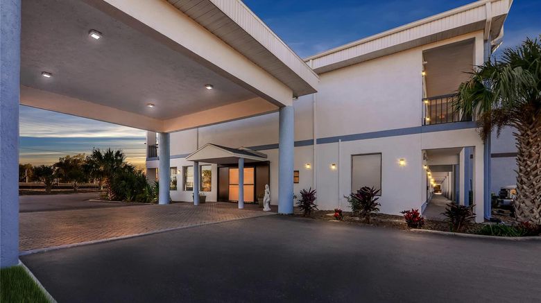 <b>Quality Inn Weeki Wachee Exterior</b>. Images powered by <a href="https://iceportal.shijigroup.com/" title="IcePortal" target="_blank">IcePortal</a>.