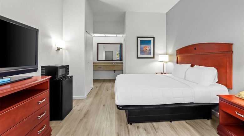 <b>Quality Inn Weeki Wachee Room</b>. Images powered by <a href="https://iceportal.shijigroup.com/" title="IcePortal" target="_blank">IcePortal</a>.