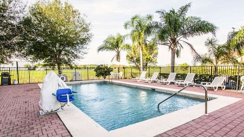 <b>Sleep Inn Pool</b>. Images powered by <a href="https://iceportal.shijigroup.com/" title="IcePortal" target="_blank">IcePortal</a>.