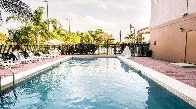 <b>Sleep Inn Pool</b>. Images powered by <a href="https://iceportal.shijigroup.com/" title="IcePortal" target="_blank">IcePortal</a>.
