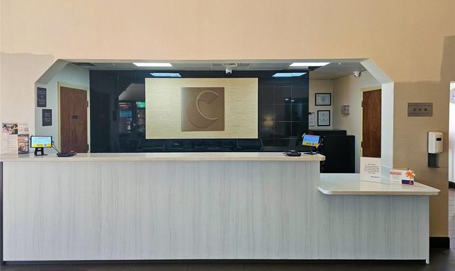 Comfort Inn & Suites Lobby