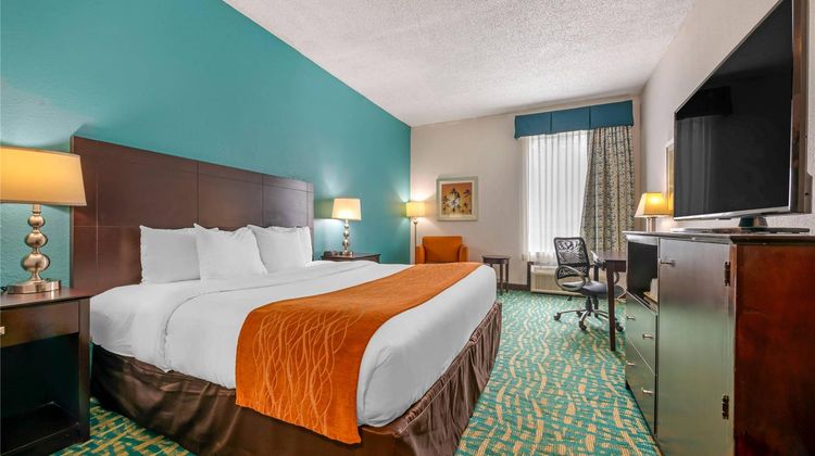 Comfort Inn & Suites Room