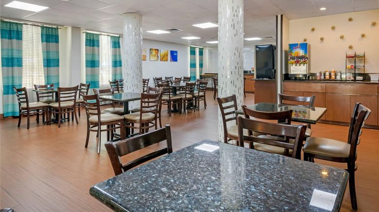 <b>Comfort Inn & Suites Restaurant</b>. Images powered by <a href="https://iceportal.shijigroup.com/" title="IcePortal" target="_blank">IcePortal</a>.