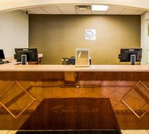 Sleep Inn & Suites Airport Lobby