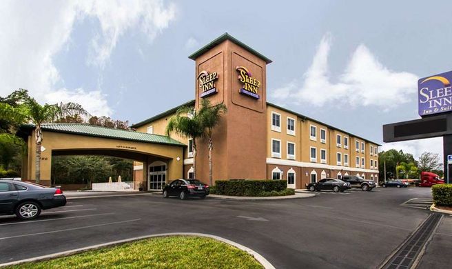 Sleep Inn & Suites Airport Exterior