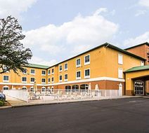 Sleep Inn & Suites Airport Exterior