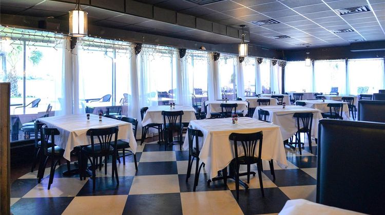 Quality Inn & Suites a Gulf Breeze Restaurant