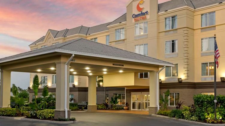 Comfort Suites Near Universal Orlando Exterior