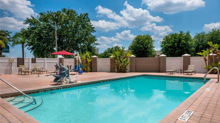 Comfort Suites Near Universal Orlando Pool