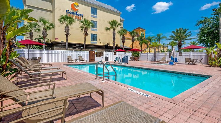 Comfort Suites Near Universal Orlando Pool