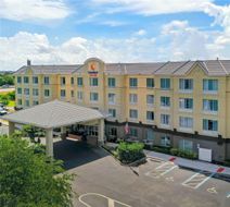 Comfort Suites Near Universal Orlando Exterior