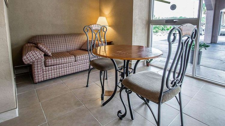 Rodeway Inn Lobby