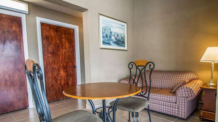 Rodeway Inn Lobby