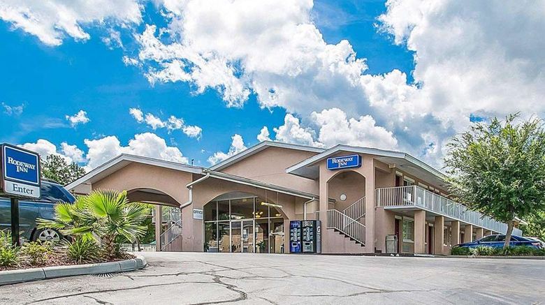 <b>Rodeway Inn Exterior</b>. Images powered by <a href="https://iceportal.shijigroup.com/" title="IcePortal" target="_blank">IcePortal</a>.