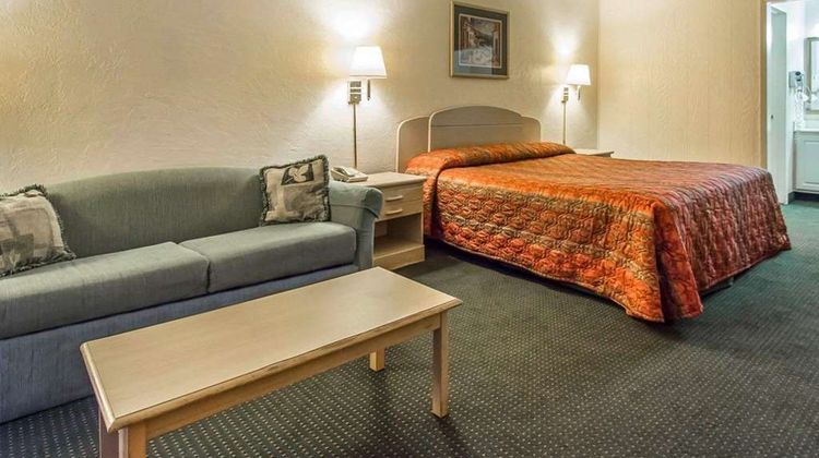 Rodeway Inn Room