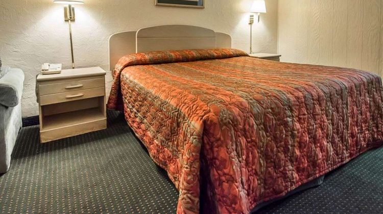 Rodeway Inn Room