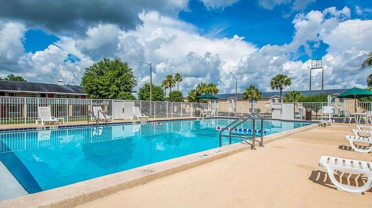Rodeway Inn Pool