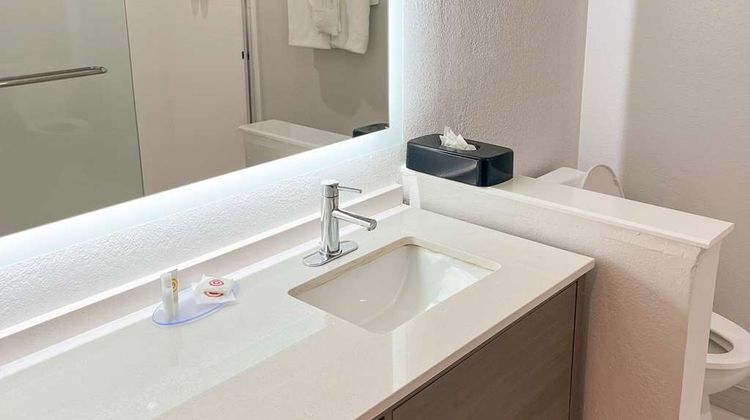 Comfort Suites Clearwater-Dunedin Suite