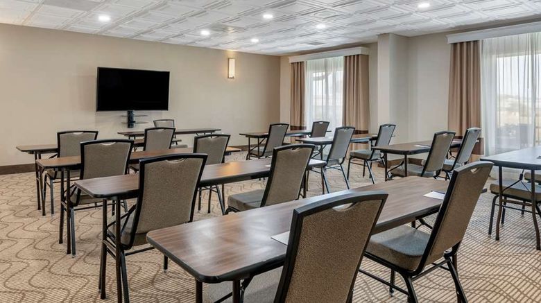 <b>Comfort Inn & Suites Sanford Meeting</b>. Images powered by <a href="https://iceportal.shijigroup.com/" title="IcePortal" target="_blank">IcePortal</a>.
