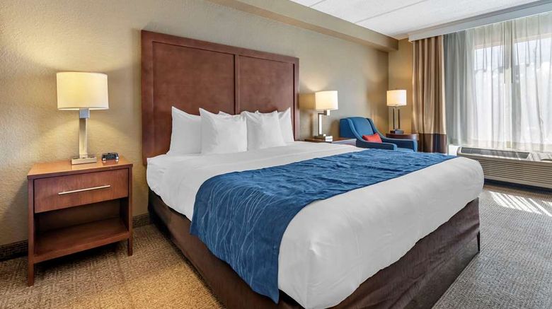 <b>Comfort Inn & Suites Sanford Suite</b>. Images powered by <a href="https://iceportal.shijigroup.com/" title="IcePortal" target="_blank">IcePortal</a>.