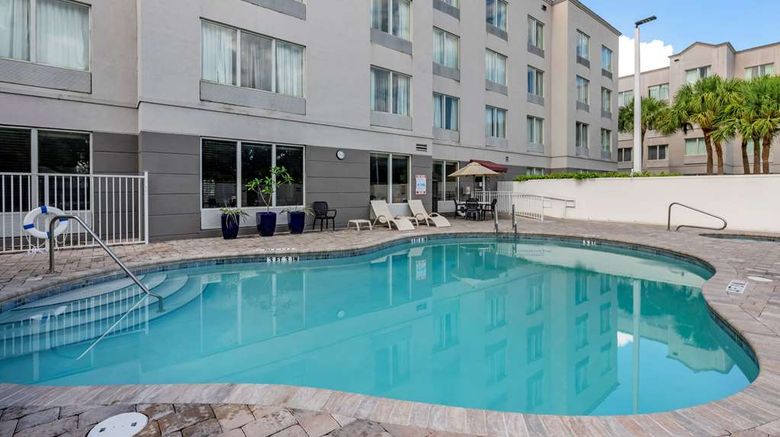 <b>Comfort Suites Sawgrass Pool</b>. Images powered by <a href="https://iceportal.shijigroup.com/" title="IcePortal" target="_blank">IcePortal</a>.