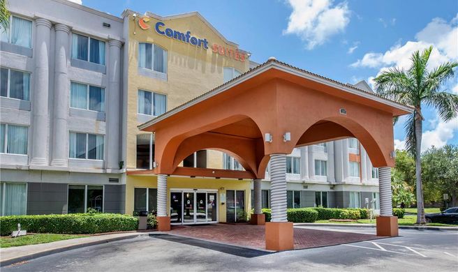 Comfort Suites Sawgrass Exterior