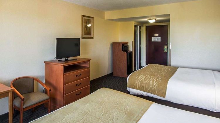 Comfort Inn & Suites Room