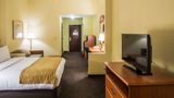 <b>Comfort Inn & Suites Suite</b>. Images powered by <a href="https://iceportal.shijigroup.com/" title="IcePortal" target="_blank">IcePortal</a>.