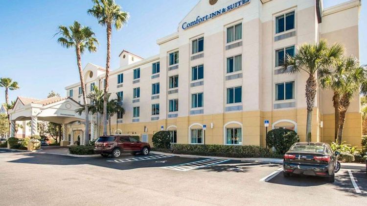 Comfort Inn & Suites Exterior