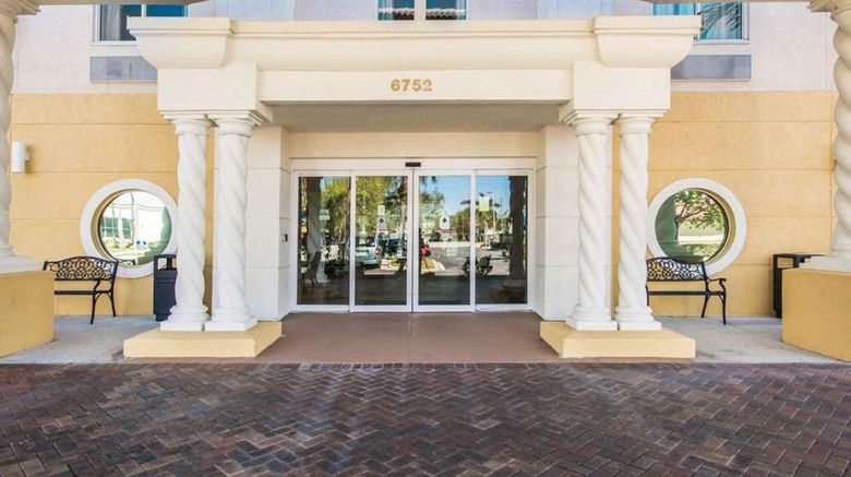 <b>Comfort Inn & Suites Exterior</b>. Images powered by <a href="https://iceportal.shijigroup.com/" title="IcePortal" target="_blank">IcePortal</a>.